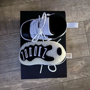Jordan Black and White 11’s size:4c